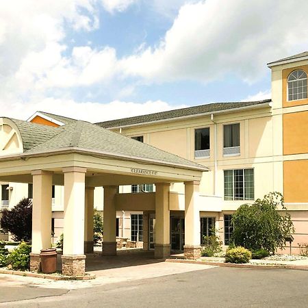 Comfort Inn & Suites Mount Pocono Exterior foto