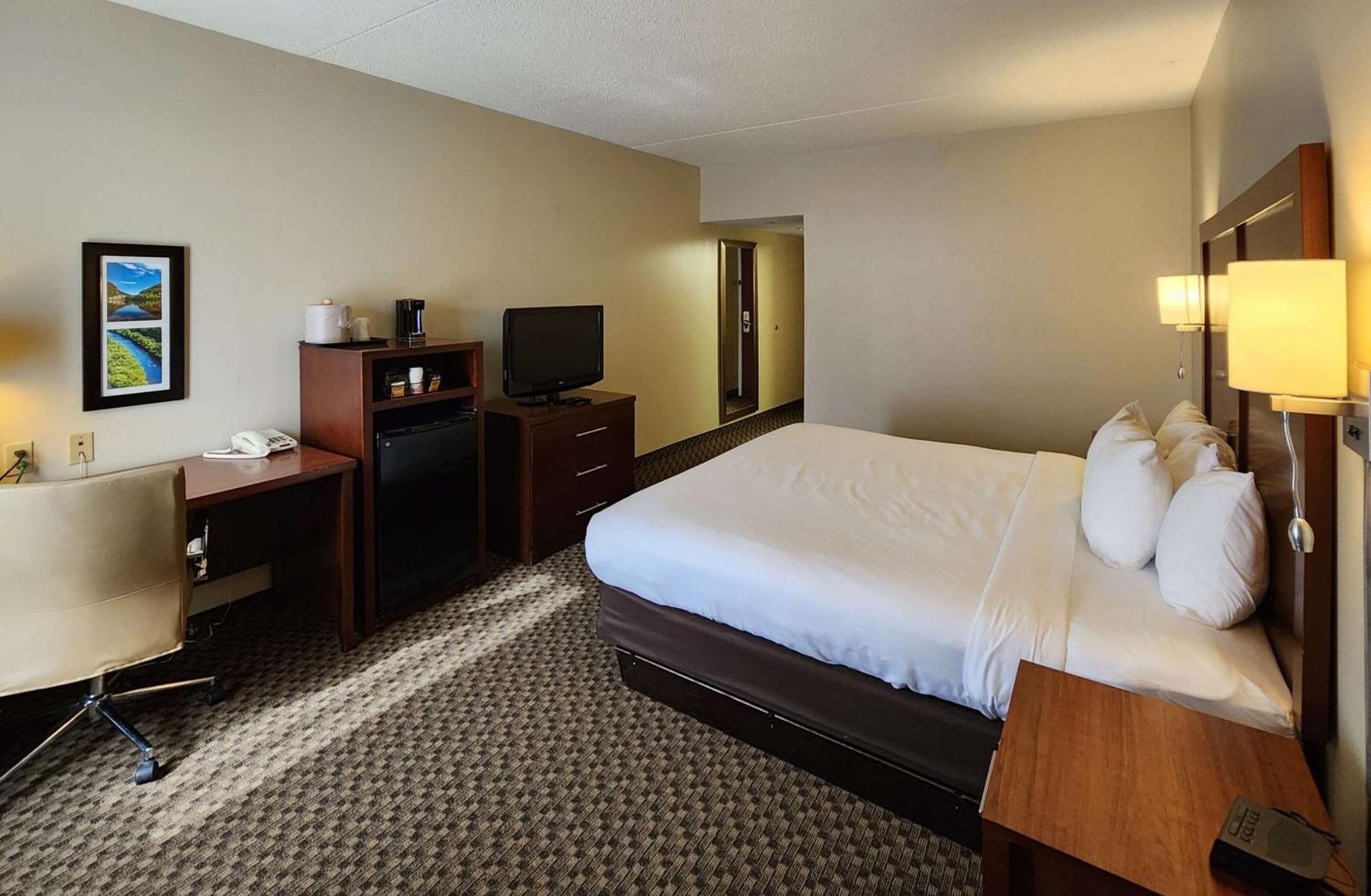Comfort Inn & Suites Mount Pocono Exterior foto